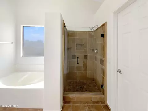 Bath - 4481 E Sundance Ct, Gilbert, AZ 85297 photo 2 of 5
