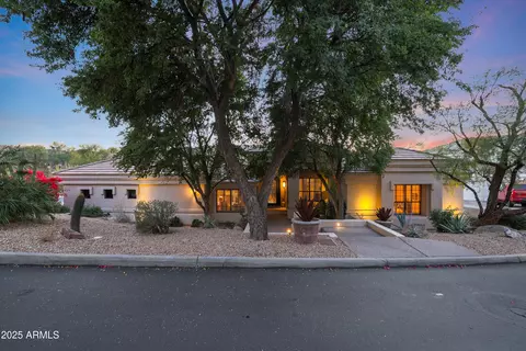 1535 E Calavar Dr, Phoenix, AZ 85022