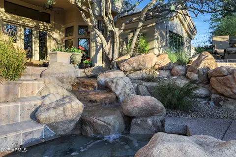 Exterior - 1535 E Calavar Dr, Phoenix, AZ 85022 photo 10 of 19