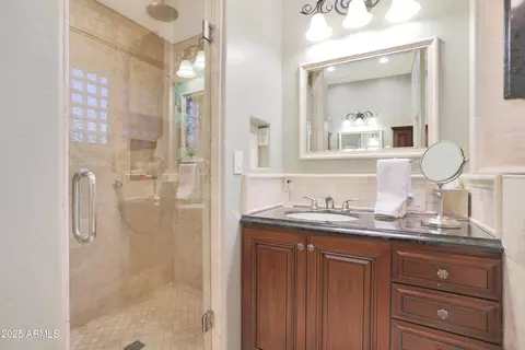 Bath - 1535 E Calavar Dr, Phoenix, AZ 85022 photo 5 of 5