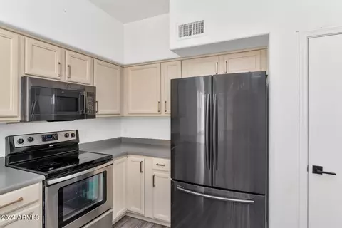 8758 E Lakeview Ave, Mesa, AZ 85209 photo 6