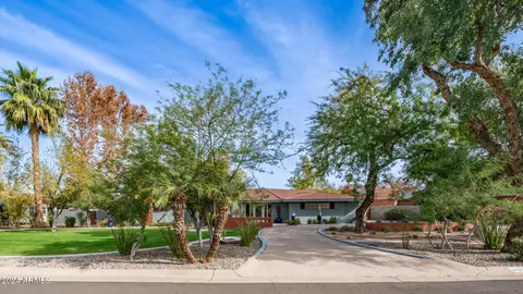 2921 N Manor Dr W, Phoenix, AZ 85014