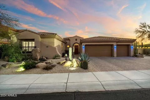 3651 E Crest Ln, Phoenix, AZ 85050