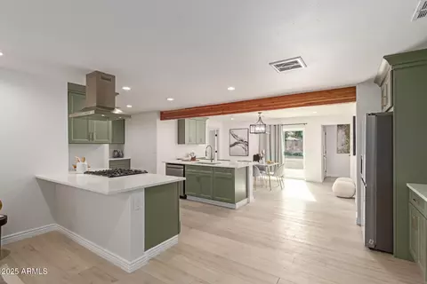 Kitchen - 1829 E Amelia Ave, Phoenix, AZ 85016 photo 4 of 4