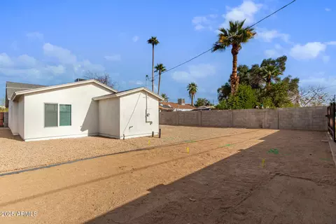 Exterior - 1829 E Amelia Ave, Phoenix, AZ 85016 photo 6 of 7