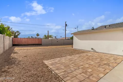 Exterior - 1829 E Amelia Ave, Phoenix, AZ 85016 photo 4 of 7