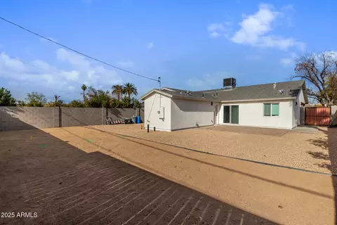 Exterior - 1829 E Amelia Ave, Phoenix, AZ 85016 photo 5 of 7