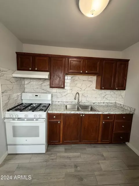 2819 E Pueblo Ave, Phoenix, AZ 85040 photo 2