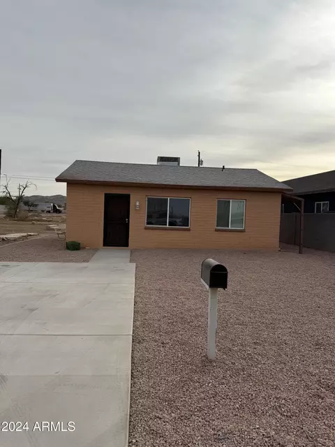 2819 E Pueblo Ave, Phoenix, AZ 85040