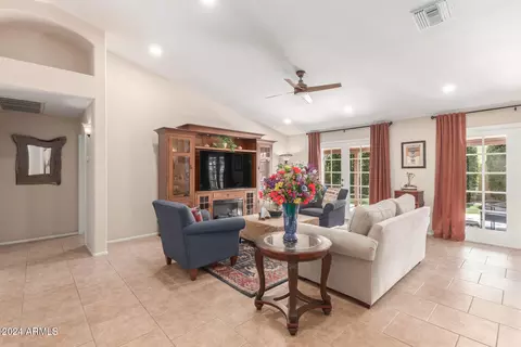 111 E Maria Ln, Tempe, AZ 85284 photo 4