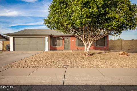 7920 W Shangri La Rd, Peoria, AZ 85345