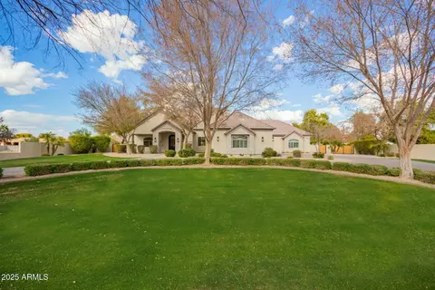 2090 E Coconino Ct, Gilbert, AZ 85298