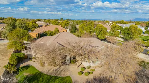 View/Area - 2090 E Coconino Ct, Gilbert, AZ 85298 photo 2 of 8