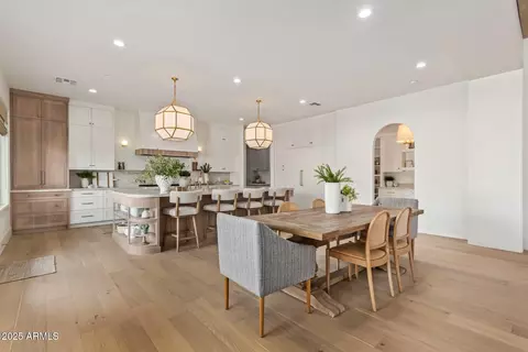 Dining - 2090 E Coconino Ct, Gilbert, AZ 85298 photo 4 of 5