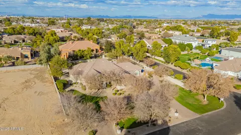 View/Area - 2090 E Coconino Ct, Gilbert, AZ 85298 photo 6 of 8