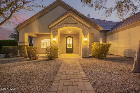 Exterior - 2090 E Coconino Ct, Gilbert, AZ 85298 photo 4 of 23