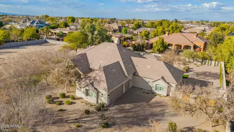 View/Area - 2090 E Coconino Ct, Gilbert, AZ 85298 photo 3 of 8