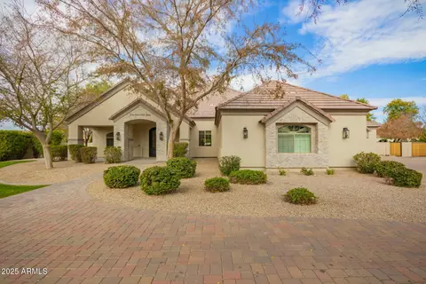 Exterior - 2090 E Coconino Ct, Gilbert, AZ 85298 photo 1 of 23