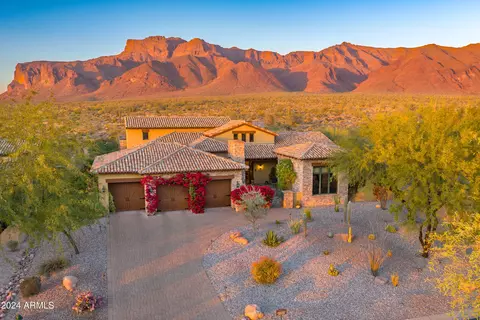 8330 E Sunset View Dr, Gold Canyon, AZ 85118