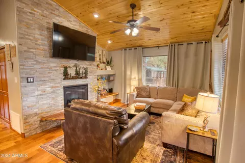 2722 High Pine Loop, Overgaard, AZ 85933 photo 5