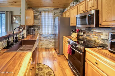 2722 High Pine Loop, Overgaard, AZ 85933 photo 7