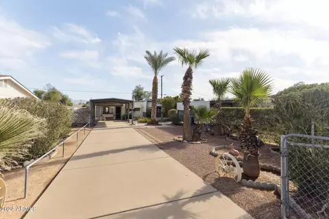 137 S Mountain Rd, Apache Junction, AZ 85120 photo 2