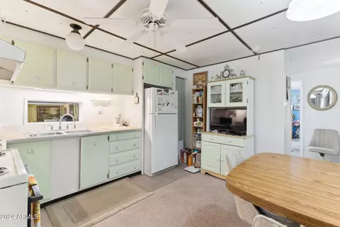 137 S Mountain Rd, Apache Junction, AZ 85120 photo 14