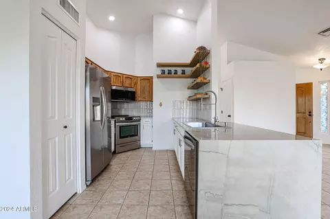 1714 E Behrend Dr, Phoenix, AZ 85024 photo 27