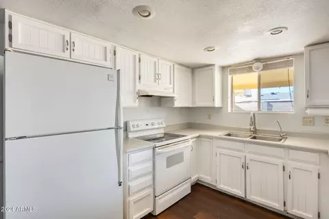 1412 S Oracle St, Mesa, AZ 85204 photo 2