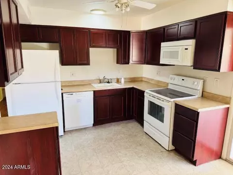 Kitchen - 2341 E Betty Elyse Ln, Phoenix, AZ 85022 photo 2 of 2
