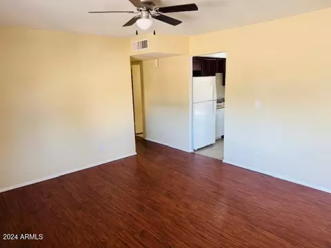 Living - 2341 E Betty Elyse Ln, Phoenix, AZ 85022 photo 2 of 2