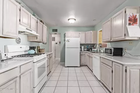4140 E Turney Ave, Phoenix, AZ 85018 photo 10