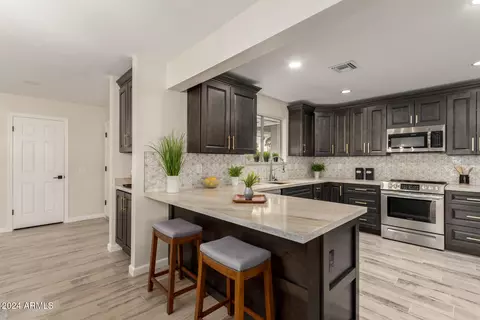 26201 S Sherbrook Dr, Sun Lakes, AZ 85248