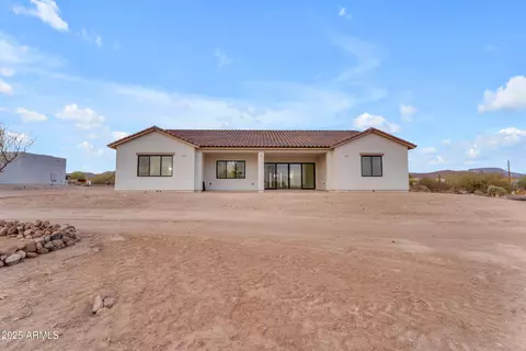 Exterior - 433 W Saddle Mountain Rd, Phoenix, AZ 85086 photo 12 of 14