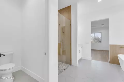 Bath - 433 W Saddle Mountain Rd, Phoenix, AZ 85086 photo 7 of 12