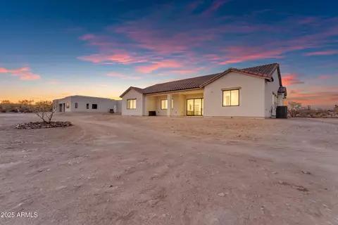 Exterior - 433 W Saddle Mountain Rd, Phoenix, AZ 85086 photo 5 of 14