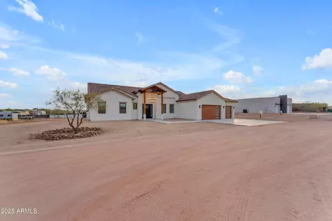 Exterior - 433 W Saddle Mountain Rd, Phoenix, AZ 85086 photo 7 of 14