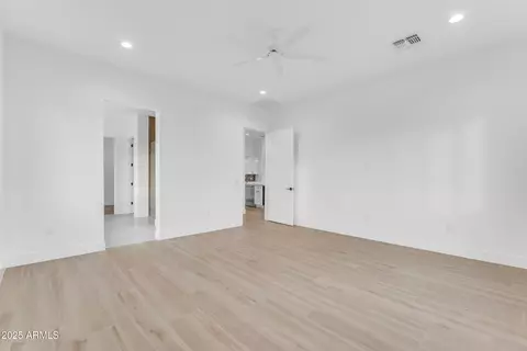 Bedroom - 433 W Saddle Mountain Rd, Phoenix, AZ 85086 photo 2 of 8