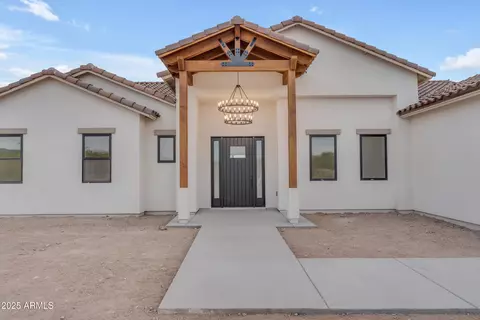 Exterior - 433 W Saddle Mountain Rd, Phoenix, AZ 85086 photo 9 of 14