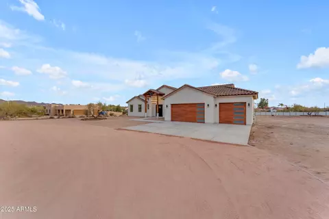 Exterior - 433 W Saddle Mountain Rd, Phoenix, AZ 85086 photo 8 of 14