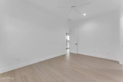 Bedroom - 433 W Saddle Mountain Rd, Phoenix, AZ 85086 photo 6 of 8