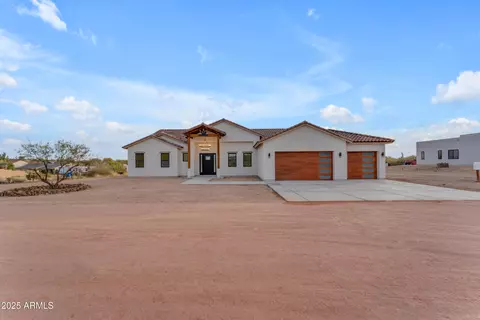 Exterior - 433 W Saddle Mountain Rd, Phoenix, AZ 85086 photo 6 of 14