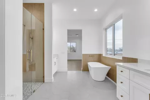 Bath - 433 W Saddle Mountain Rd, Phoenix, AZ 85086 photo 5 of 12