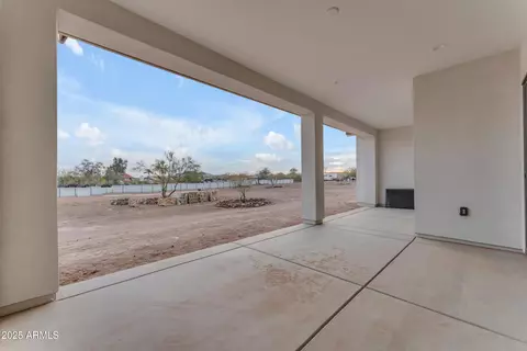 Exterior - 433 W Saddle Mountain Rd, Phoenix, AZ 85086 photo 10 of 14