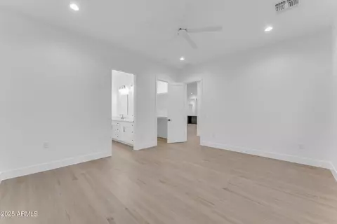 Bedroom - 433 W Saddle Mountain Rd, Phoenix, AZ 85086 photo 8 of 8