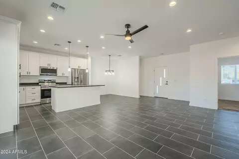993 S Lawson Dr, Apache Junction, AZ 85120 photo 5