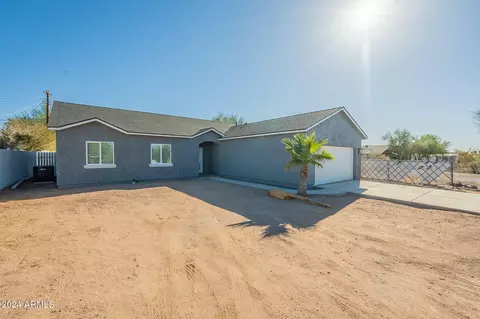 993 S Lawson Dr, Apache Junction, AZ 85120 photo 2