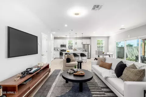 735 E Calavar Rd, Phoenix, AZ 85022 photo 3