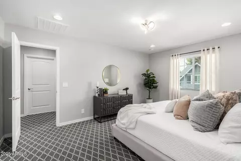 735 E Calavar Rd, Phoenix, AZ 85022 photo 12