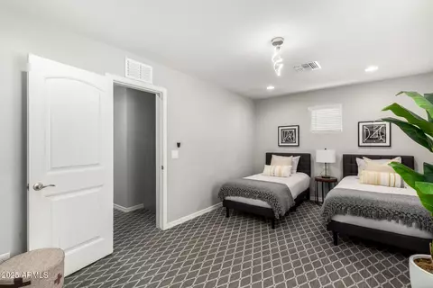 735 E Calavar Rd, Phoenix, AZ 85022 photo 22